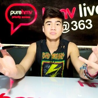 lukeughx's profile picture. I gave you a free follow so follow @damnastxn for me please