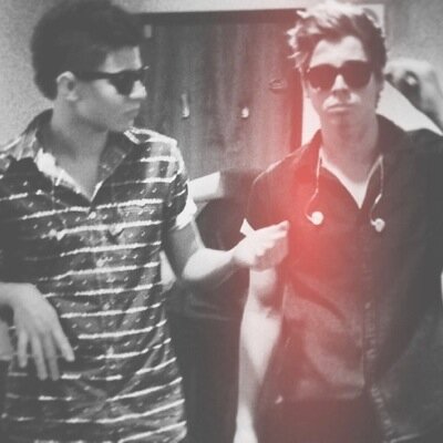 free follow // follow  bc they think youre fab x