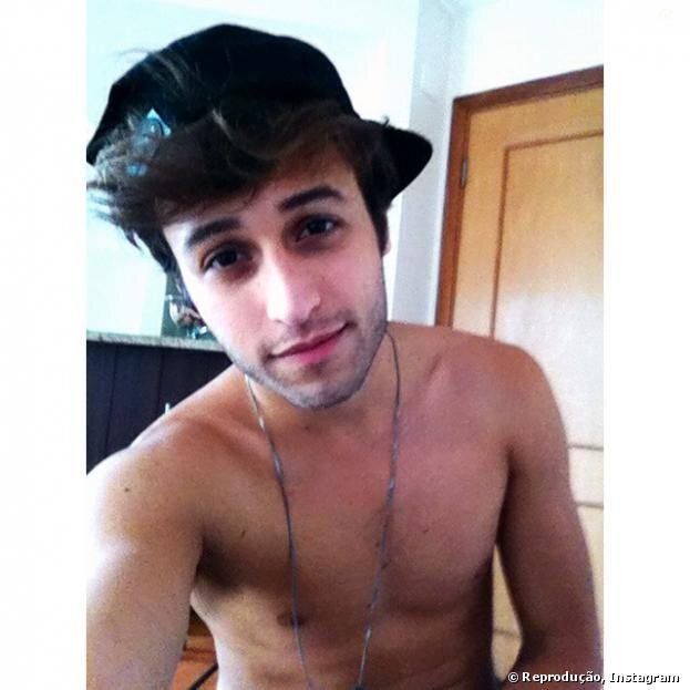 _FLYsempreeee's profile picture. FLY amor além da vida, Nathan ♡ ,Caique ♡,Paulo ♡ meus amorzaun
FLYER SEMPRE!! ❥