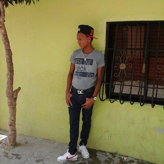 jackson  la compañía de los cuarto con tacto 829-779-0831                     http://t.co/oAX8haeKOj