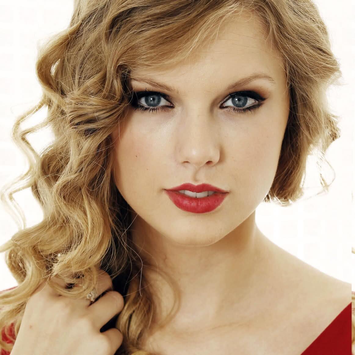 Free Follow, follow @BlueSkyCookies instead. She will follow back.