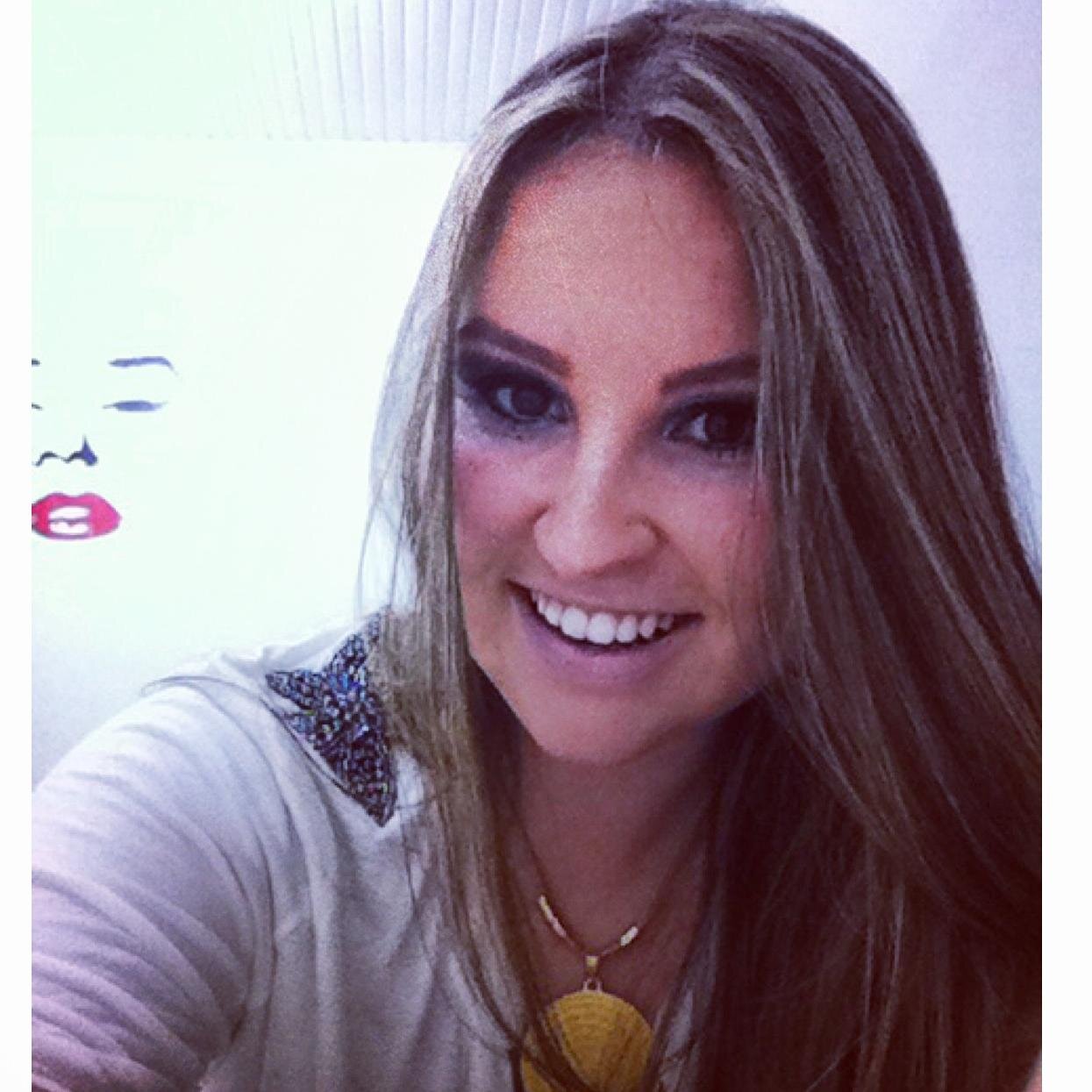 Ser feliz sem motivo é a mais autêntica forma de felicidade.