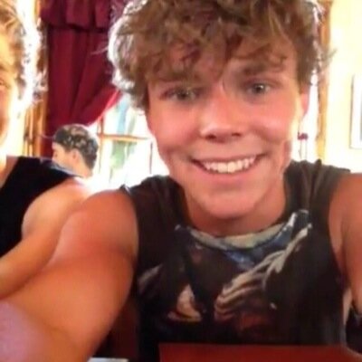 Follow @forsureshire and ask for a follow back ily and keep rockin