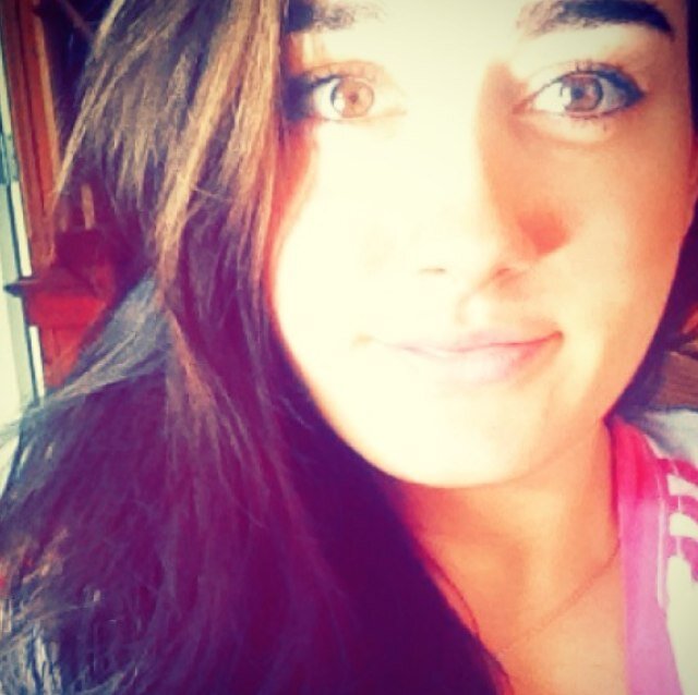 SYRIAN/AMERICAN, 17, ALEPPO❤✌. Instagram: yasmeensakaan Snapchat: yasmeensakaan.