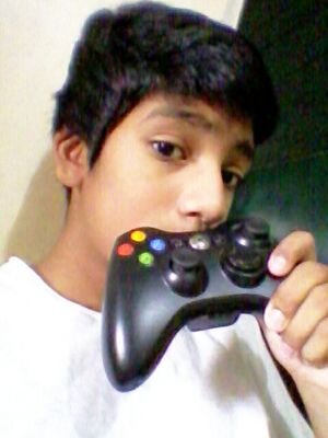 dizem que e o melhor em tecnológica video game os avós dizem que e o pai da rua que ama uma festa  e o melhor de tudo ama a mãe