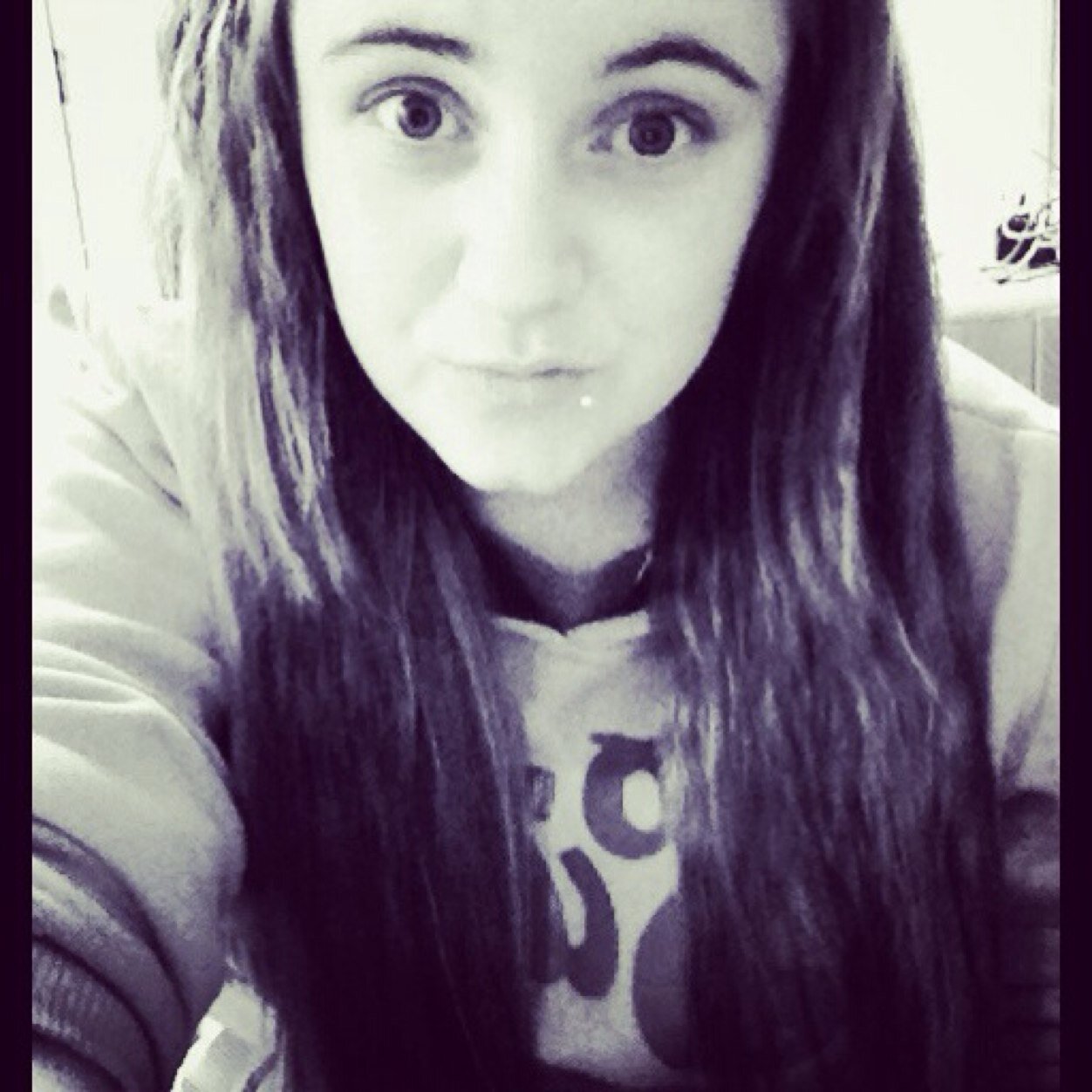 Fuck fake love and half assed friends:-) Follow and i follow back:-)