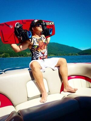 Cole_Slaw17's profile picture. Soaking life up one day at a time 🌞