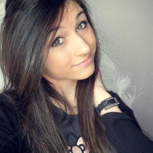 ninous22's profile picture. Love planted a rose, and the world turned sweet.