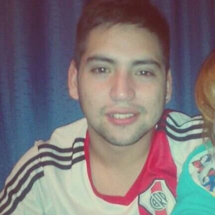 melena1710's profile picture. Tengo mi sonrisa en cautiverio, ahora solo soy una persona mas con el rostro serio