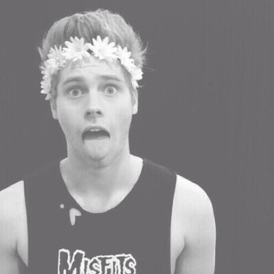 I gave you a free follow so follow @damnastxn for me please