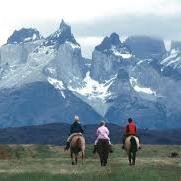 El Parque Nacional Torres del Paine está ubicado en la XII Región de Chile, entre el macizo de la Cordillera de Los Andes y la Estepa Patagónica.