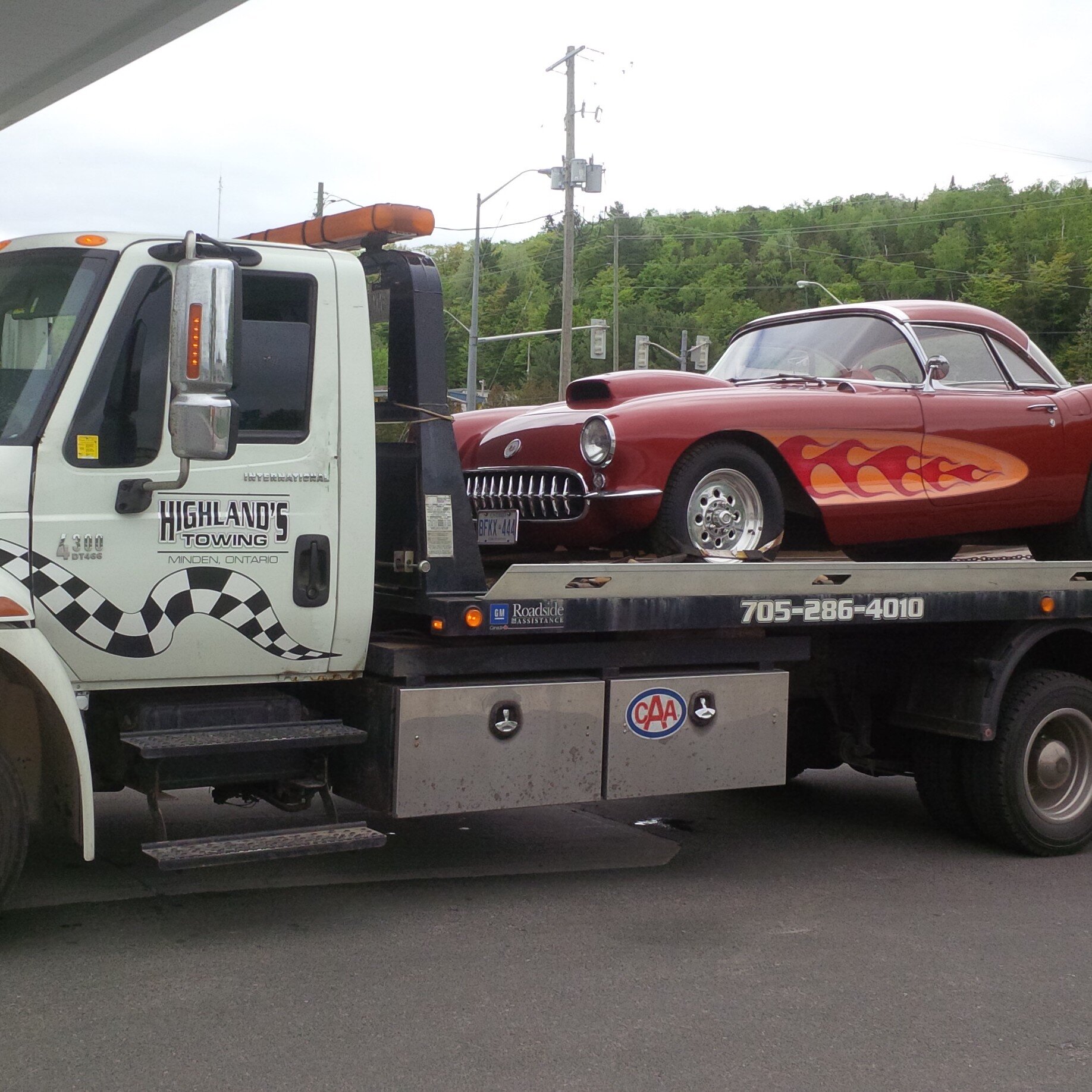 24Hr roadside assistance servicing Haliburton County. Flats, gas, lockouts, winching and recovery, motorcycles,  rv towing, exotics, using flatbeds and wreckers