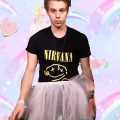 PLZ FOLLOW @cliffoscake AND I WILL LOVE YOU FOREVER!