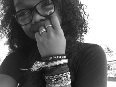 ShawniRoland312's profile picture. follow me on instagram: @shawni312★★★ i like music and one of those girls in the crowd. PÜMA . HAHA curly hair dont care (/.\)