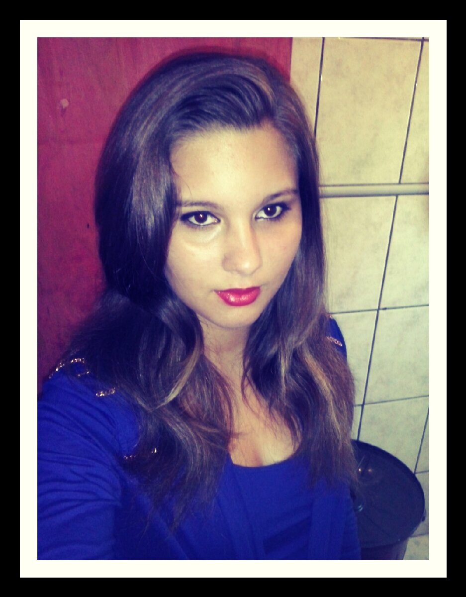 Hoje eu parei um pouco pra pensar que meu amor hoje esta aqui e amanha pode não estar...(8)