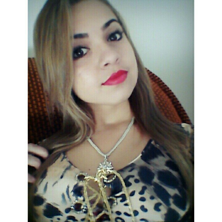 Never give up on the things that make you smile.                                                    Instagram: daiisygonzaaleez