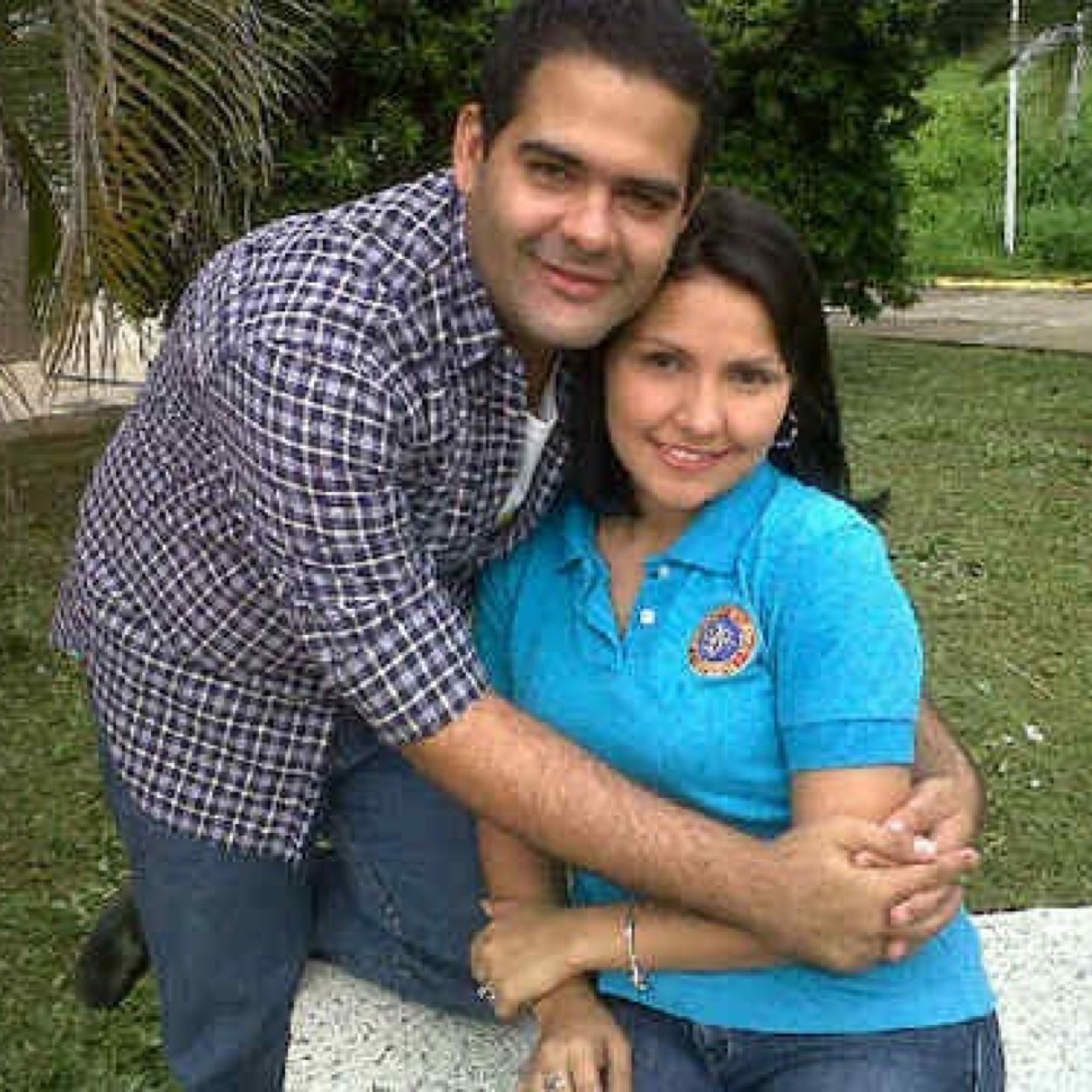 No tan simpatico, con no tan buen caracter pero buena gente con quien lo merece! Enamorado y Sincero. Ingeniero en Sistemas Computacionales.