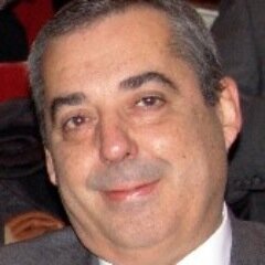 Periodista. Doctor en Filosofía y Letras. Licenciado en Ciencias de la Información. Presidente de la Fundación Andaluza de la Prensa.