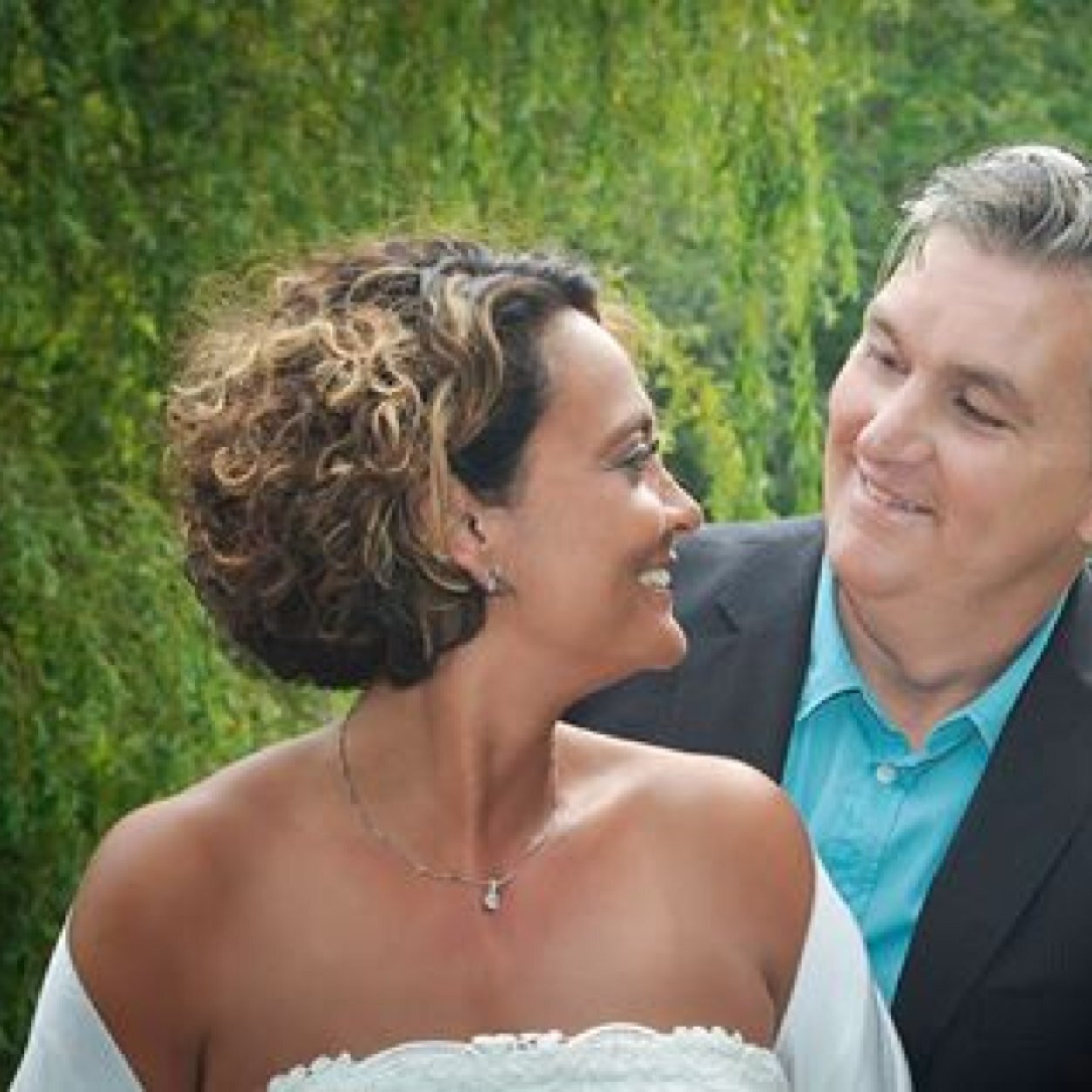 I have a great life with a wonderful husband and 2 delightful sons, a magnificent Church, with gorious family and friends. My life is really blessed!!!