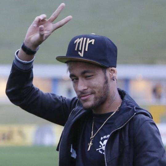Fan de Neymar aquie heiiim Minas Gerais... Meu Twitter Peesoal: @MairaHeringer14