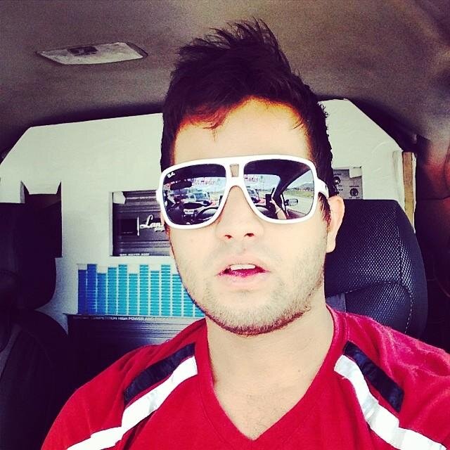estudiante de arquitectura ... y aficionado al car audio.. sound car .. whatsApp:04147471315 http://t.co/zeFHnePEES