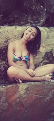 luiza_regina5's profile picture. Liberdade é pouco , o que eu desejo ainda não tem nome ~