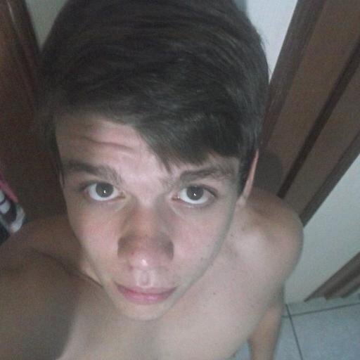 Twitter Oficial:@NoiaDaAlucinao Faço gameplays para o youtube ^^ (esse twitter e apenas de DIVULGAÇÃO) canal:http://t.co/U2OfAPIj0M