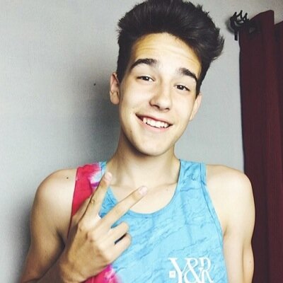 I gave you a free follow now follow 

Follow @undercameron they follow back