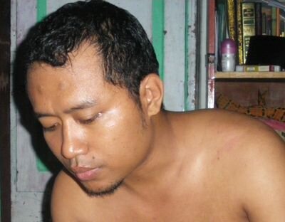 tertarik pada Al Quran dan Hadis, dan muzik samman konah.