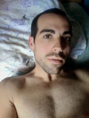 Soy un loco soñador, gamer retro, cantante aficionado y escritor amateur.