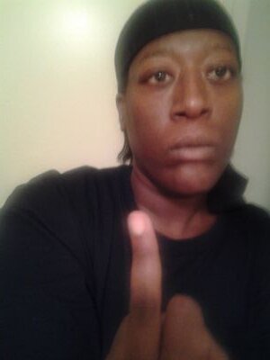 I'm a kool laidback jamacian just looking for kool ppl to get to know. Get at yo Stud.....