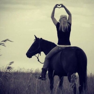 Sing a song about the heartland, sing a song about my life. Gettin' in on a rodeo life #barrels #teamropin #header #teamChevy Twinnie: @Chevy_Mistress