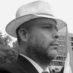 Reportero por oficio, interesado en las Redes Sociales, sus consecuencias en la vida diaria y función en el camino hacia la democracia.