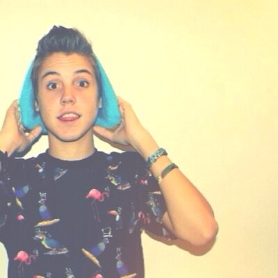 GO FOLLOW @espinosaxbubble , DO NOT FOLLOW THIS ACCOUNT!