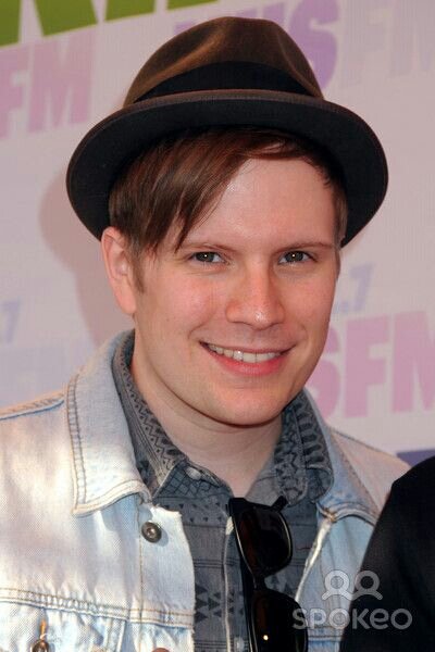 ilovebands4ever's profile picture. don't even think about following this account. because it's a free follow from @hahlindsey. GO FOLLOW HER!!!!!!!!!!!!!!