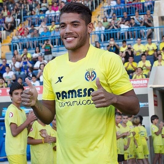 Fans Del Jugador Jonathan Dos Santos Actualmente En Villarreal

Desde Chile!
http://t.co/gWSVQcvy6q
Saludos!