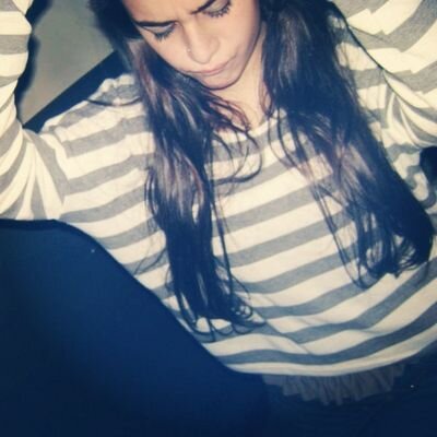 yaanpoli's profile picture. Lo único real del tiempo es que pasa como la vida misma.