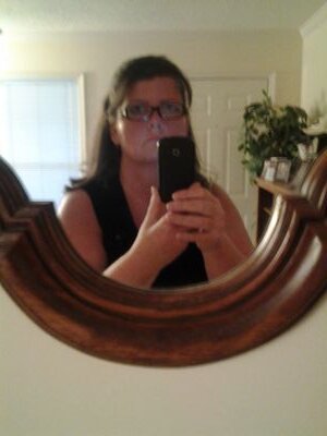 Wife ,Mother ,Daughter , Christian(love life ,laughing , learning, reading, cooking and music)looking forward to see what life brings♥