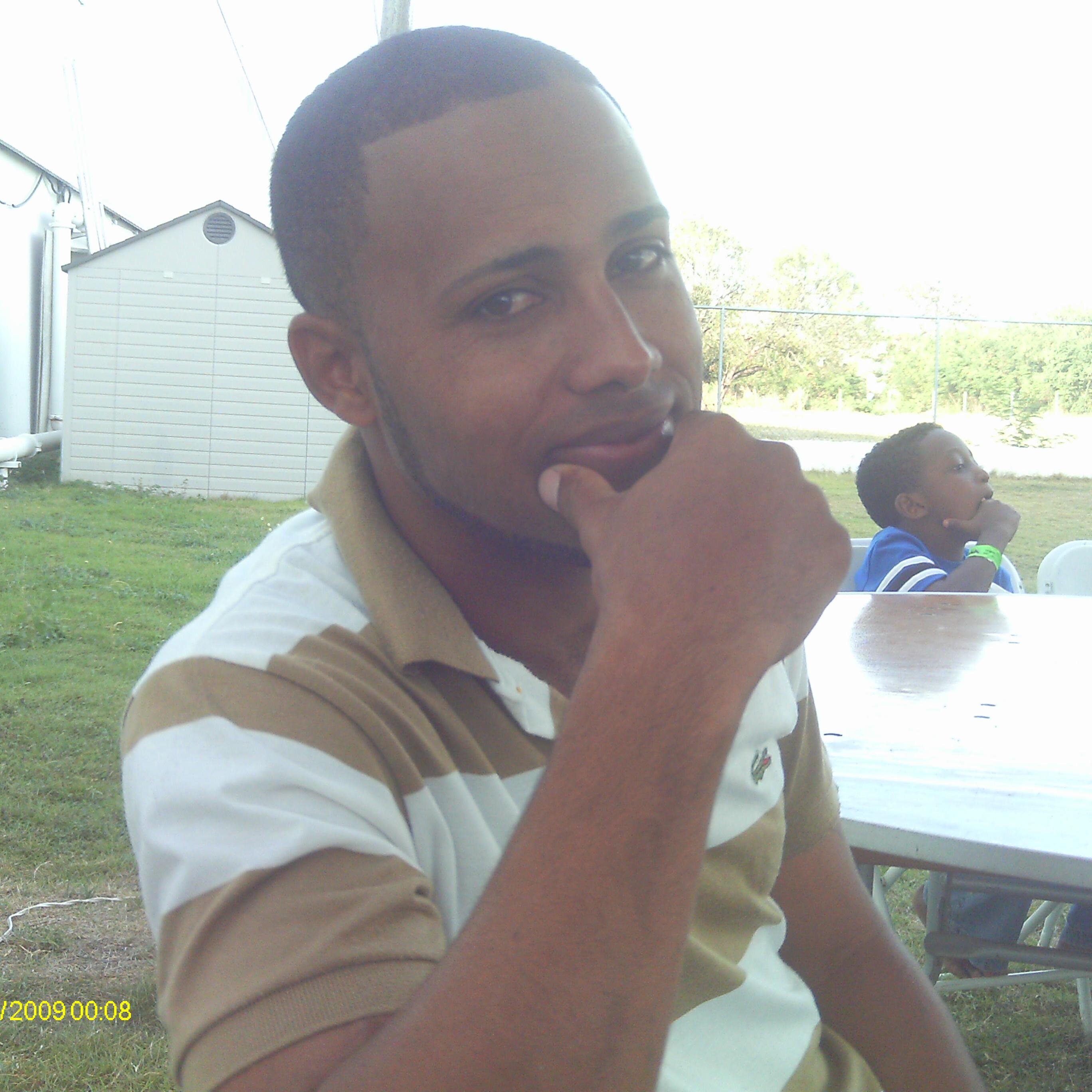 elsabio0303's profile picture. soy un chico joven, social alegre. me gustan casi todos los tipos de musica bailar beber dusfrutar de todo.