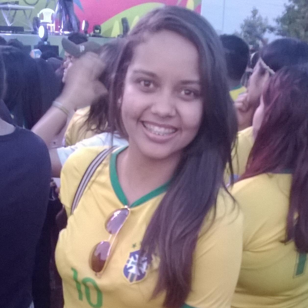 Gosto de aventura,adrenalina,gosto de inovar...Amo conhecer pessoas novas e principalmente ter um Amor...