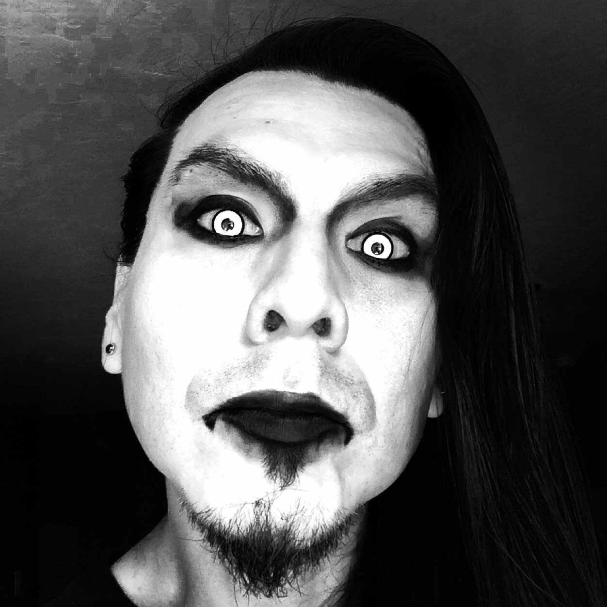 Musician | Star Wars Junkie | Makeup Enthusiast | Aspiring Fashion Appreciator |Coffee enthusiast | Darth Marquis on YouTube