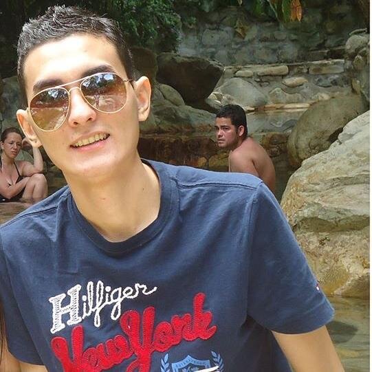 Estudiante Admon En Salud Ocupacional Modelo. SÍGUEME QUE YO TE SIGO .◕ ‿‿ ◕ #Farandulero100% NEIVA-HUILA