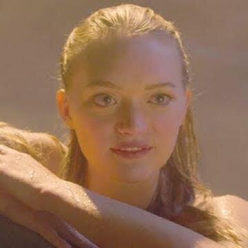 I am Serena i live the ocean or lake. My song will get you in a trance.