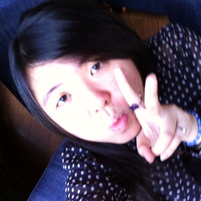 vivianisun's profile picture. I'm simple~!