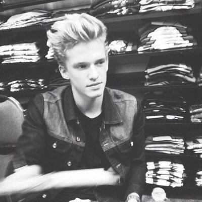 8.juillet.2014 cody was perf in paris. | baby it´s not just you, you know it hurts me too. | cody's a n g e l ♡