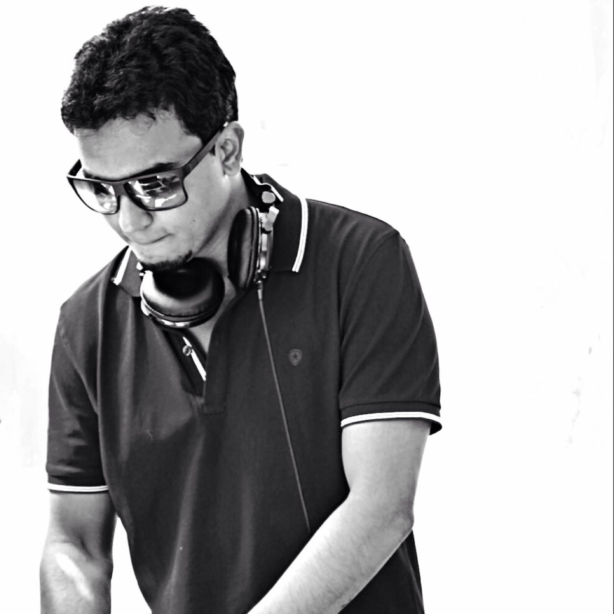 djmenon91's profile picture. DJ/Producer 

http://t.co/Gk4ljspTql