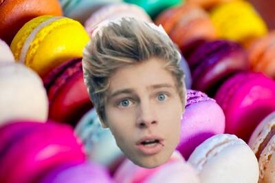 im a student who always studying about 4 Australians ✌ inactive cause school