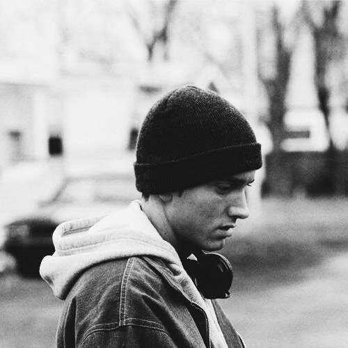 LuixAkaCalibre's profile picture. Be yourself, everyone else is taken.