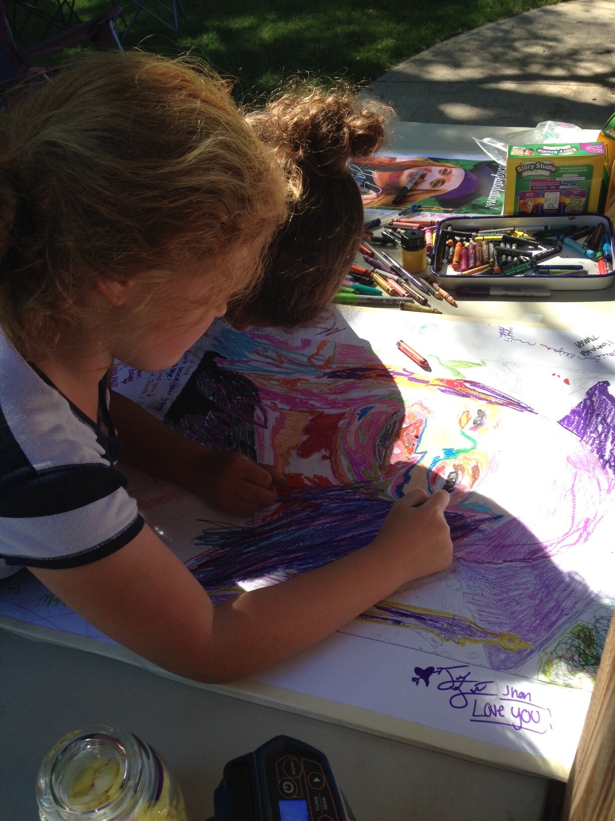 fundiff's profile picture. Artist owned company, performing and providing unique, artistic and interactive entertainment options for all types of events, nationwide.