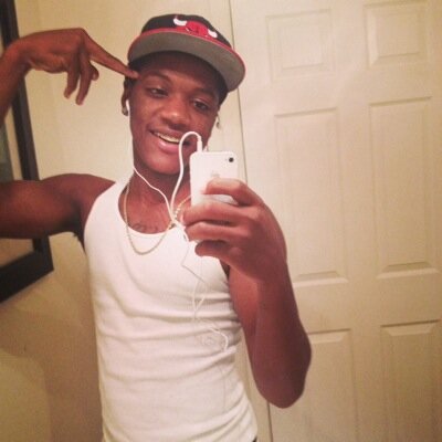 IHOOP_11 im new to this (s) i stay inna cut fuckn some shit up. 

#YRN YOUNG RICH NIGGA THATS ME!! 

Im one of the realist left 

Follow me i follow back.